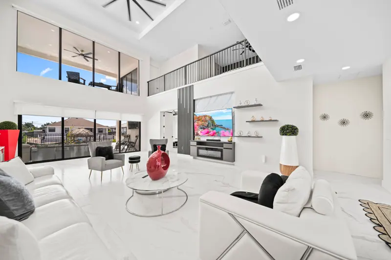 Bright residential interior photograph